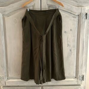 BCBG Max Azria wide-legged capri trousers